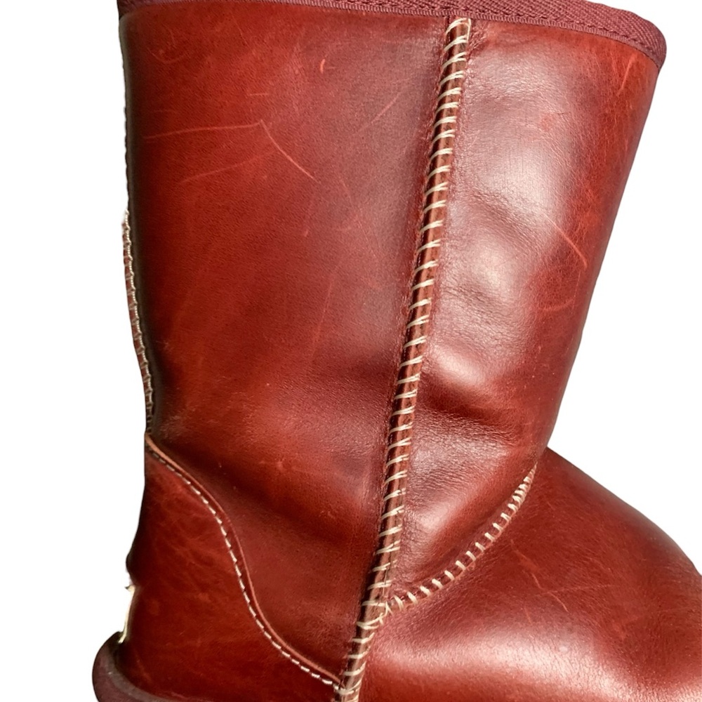 Ugg Classic Short Leather boots - Picture 9 of 11